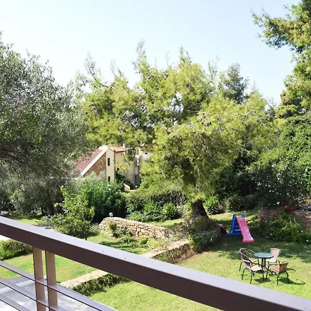 Villa Julia's Fairytale Maisonette *