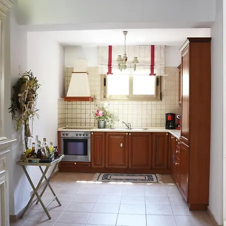 Villa Julia's Fairytale Maisonette
