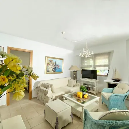 Julia's Fairytale Maisonette וילה סאני ביץ'