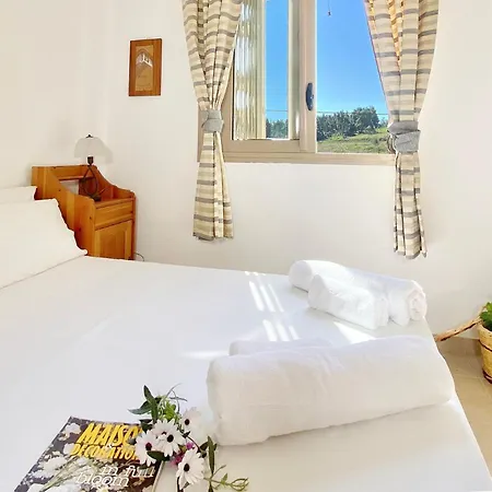 Julia's Fairytale Maisonette * סאני ביץ'